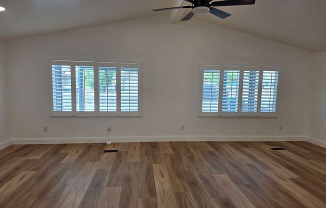 FIRST 2 WEEKS FREE-Beautifully remodeled 3 bed/2 bath Manufactured Home BHC