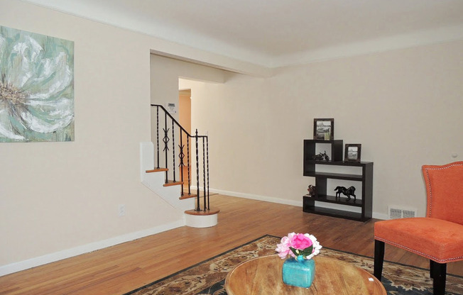 3 Bed - 2 Full Bath Cape Cod for Rent in Euclid!