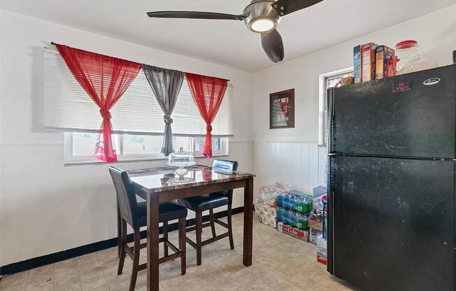 Available NOW! Beautiful/Unique 2 bed 1 bath Single Family Home for Rent!!