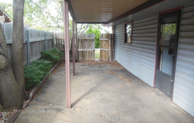 3 beds, 2 baths, $1,000