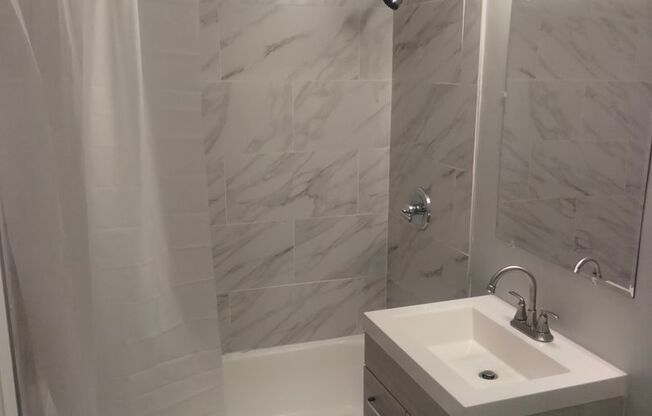 2 beds, 1 bath, 750 sqft, $1,425, Unit AA5