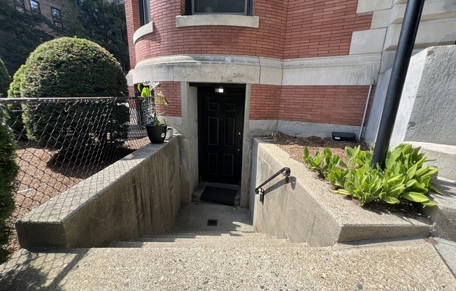1064 Beacon St Apt B