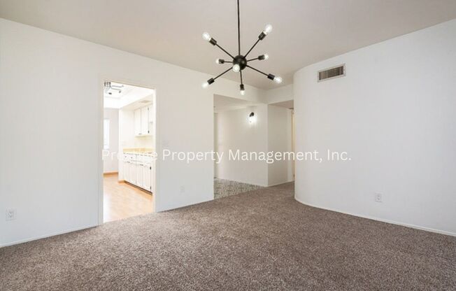 Beautiful Townhouse Overlooking The Golf Course !!!