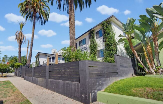 Studio, 1 bath, 400 sqft, $1,550, Unit 1725 #2