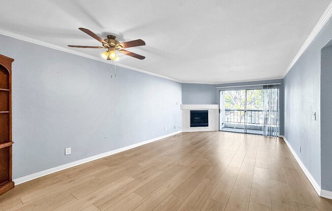 2 beds, 2 baths, 920 sqft, $2,695, Unit 204