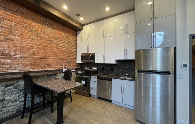 1 bed, 1 bath, $3,800, Unit 102