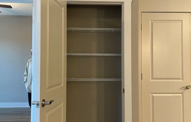 1 bed, 1 bath, 708 sqft, $865, Unit 213