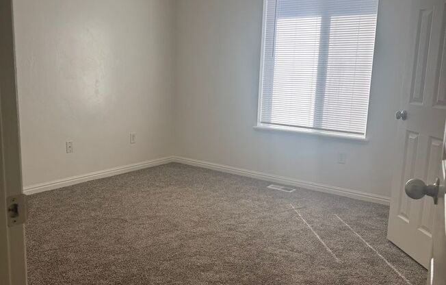 2 beds, 2 baths, 1,076 sqft, $1,350, Unit 9C