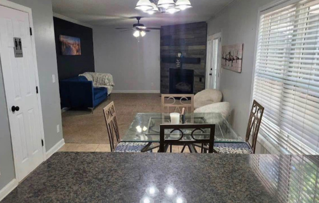 1212 STAPLETON DR