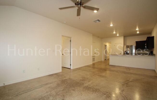 3 beds, 2 baths, $1,475, Unit Unit B