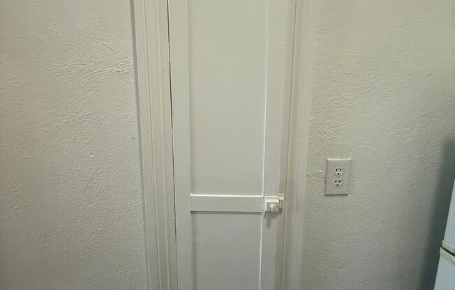 Studio, 1 bath, 308 sqft, $1,175, Unit Bayard Manor 103