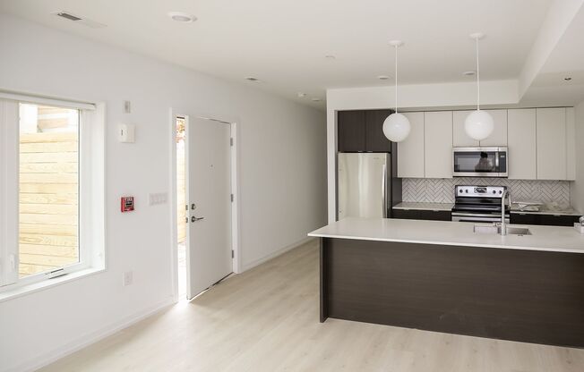 1 bed, 1 bath, 650 sqft, $1,495, Unit 1250 - B