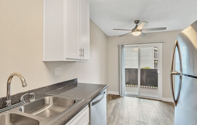 2 beds, 1 bath, 875 sqft, $2,565, Unit Unit 38