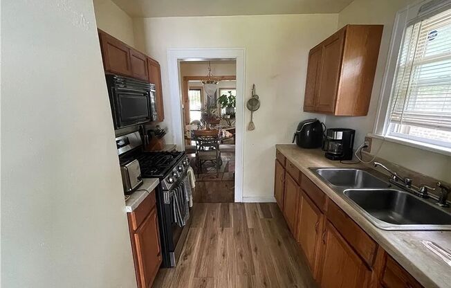 3 beds, 1 bath, $1,450