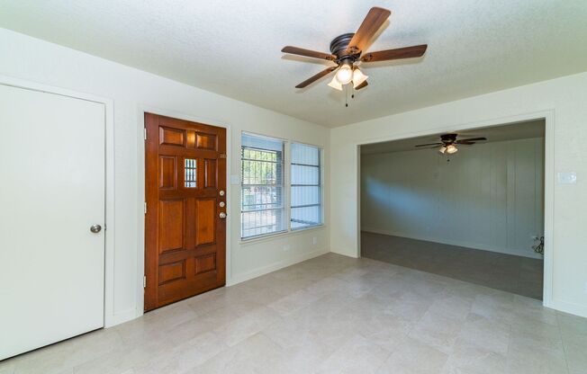 3 beds, 1 bath, $1,595