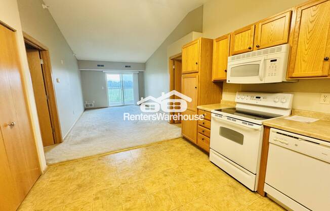 1590 PARKWOOD DR