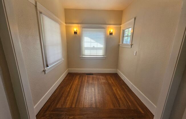 Beautiful Spacious 2 Bedroom Home w/ Updated 1 Bedroom In-law Unit in Rear!