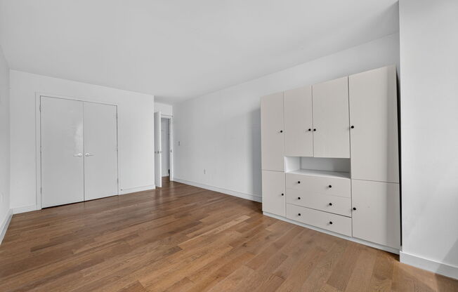 1 bed, 1 bath, 682 sqft, $5,700, Unit 22F