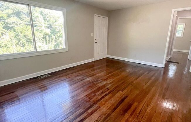 Stylish 3-Bedroom Home - Move in by 10/30/24 and get $100 GC