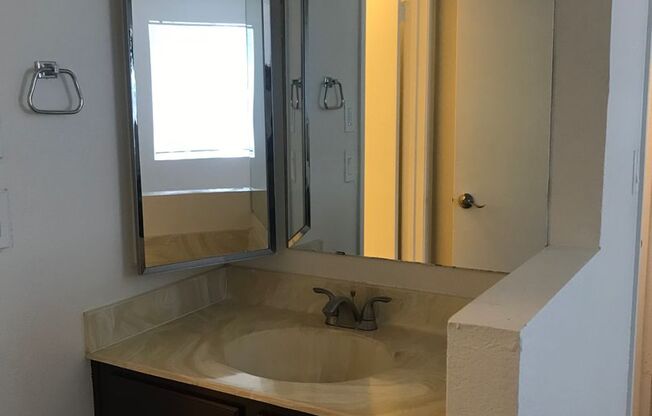 2 beds, 2 baths, 898 sqft, $1,150, Unit Guadalupe Road