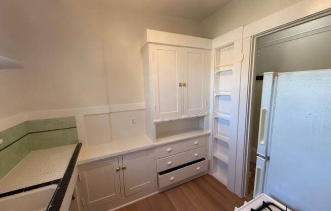 Great location and is just off the main St. It is quite also amazingly close to the necessities