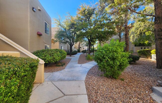 Beautiful 2 Bedroom, 2 Bath Condo in Summerlin