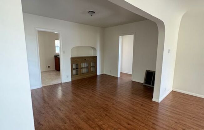 2 beds, 1 bath, $2,995