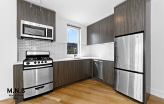 2 beds, 1.5 baths, $4,168, Unit 7-Q