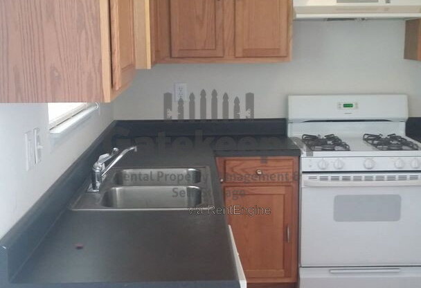 3 beds, 2 baths, 1,300 sqft, $1,845