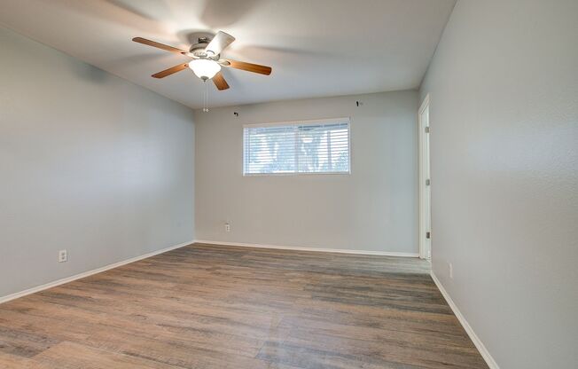 Newer Paint, Newer Flooring, POOL, close to GCU, Move in Ready for August 1st!!!  Great property located with easy access to Shopping!!  Quiet Cul-de-Sac!!!