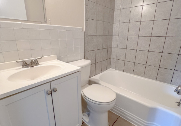 8813 18 AVE S