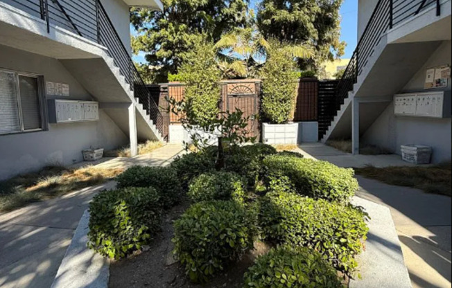 2727 Abbot Kinney Apartments, Venice CA