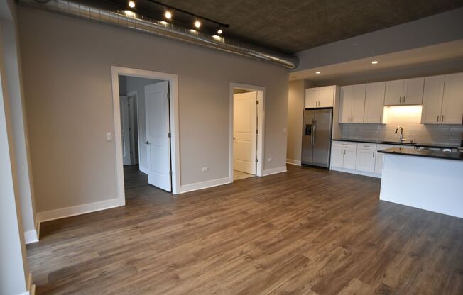 1 bed, 1 bath, 642 sqft, $3,300, Unit 3833-315