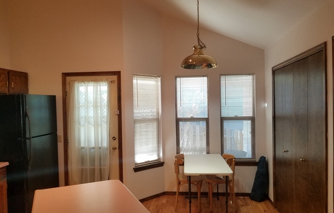Cozy 3/2/2 Home in The Heart Of Briargate District 20!!