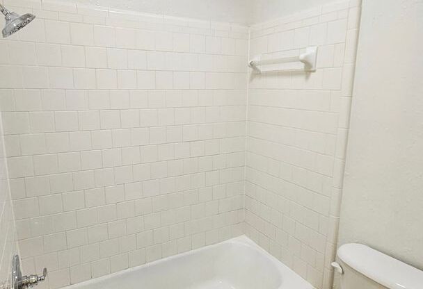 2 beds, 1.5 baths, $1,000, Unit #269