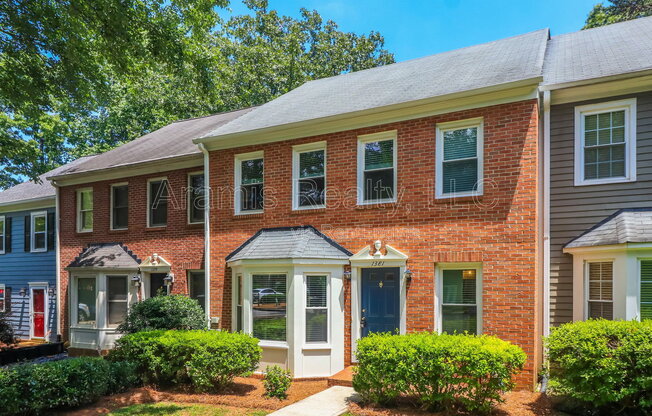 1381 OLD VIRGINIA CT SE