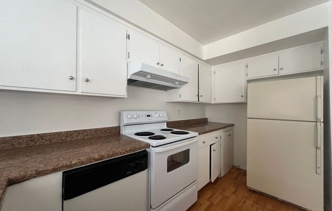 105 S GRANADA AVE