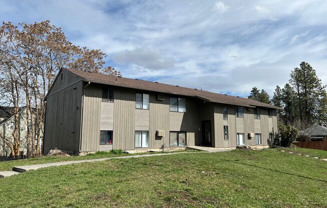 1111 E 8th