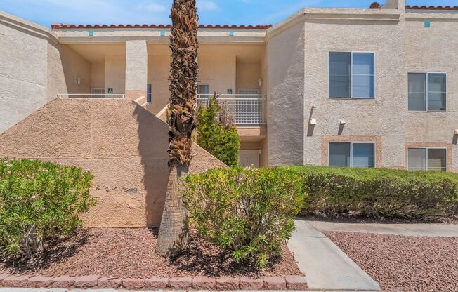 Beautifully remodeled 2bed/2bath condo located in the desirable Laguna Del Rey community!