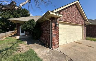 3 Bedroom 2 Bath Home in EDMOND - YOU WILL NOT WANT TO MISS OUT!