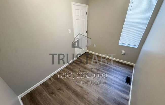 3 beds, 1 bath, 895 sqft, $1,350