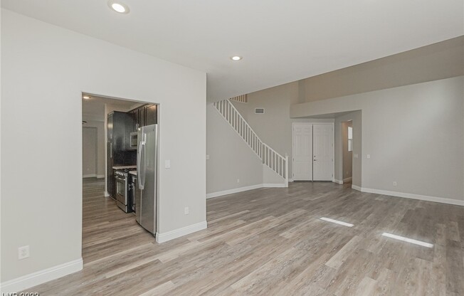 1310 TEMPO ST