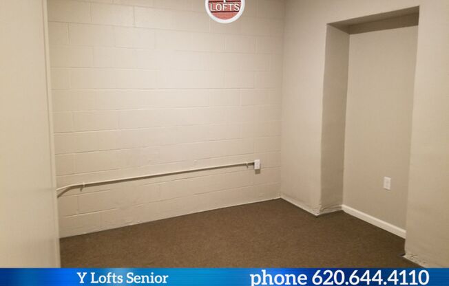 2 beds, 1 bath, 951 sqft, $1,140, Unit 007