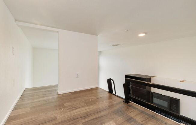 Studio, 1 bath, 302 sqft, $1,695, Unit 703