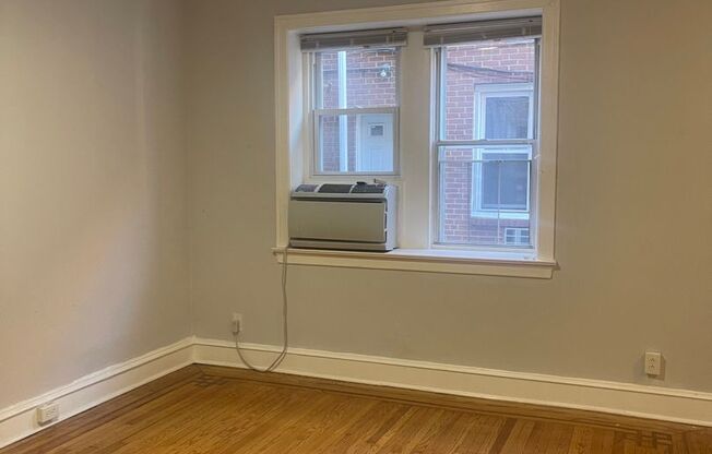 Studio, 1 bath, 420 sqft, $1,060, Unit 1G