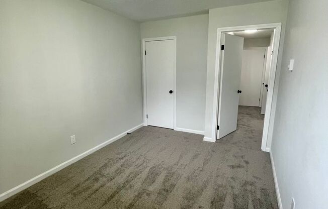 2 beds, 1.5 baths, 924 sqft, $1,850, Unit 4-16A