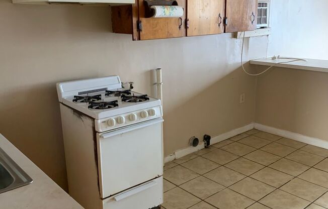 1 bed, 1 bath, $600, Unit 1344A