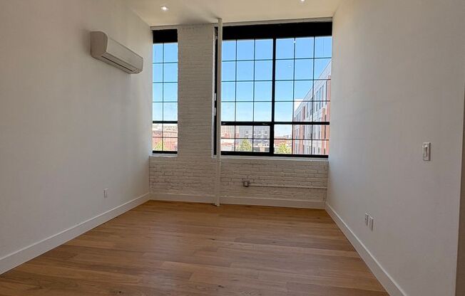 2 beds, 1 bath, 725 sqft, $2,275, Unit 522