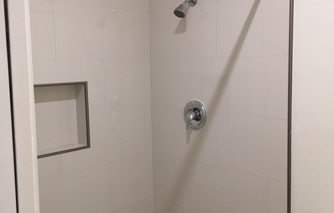 2 beds, 2 baths, 950 sqft, $2,800, Unit 602