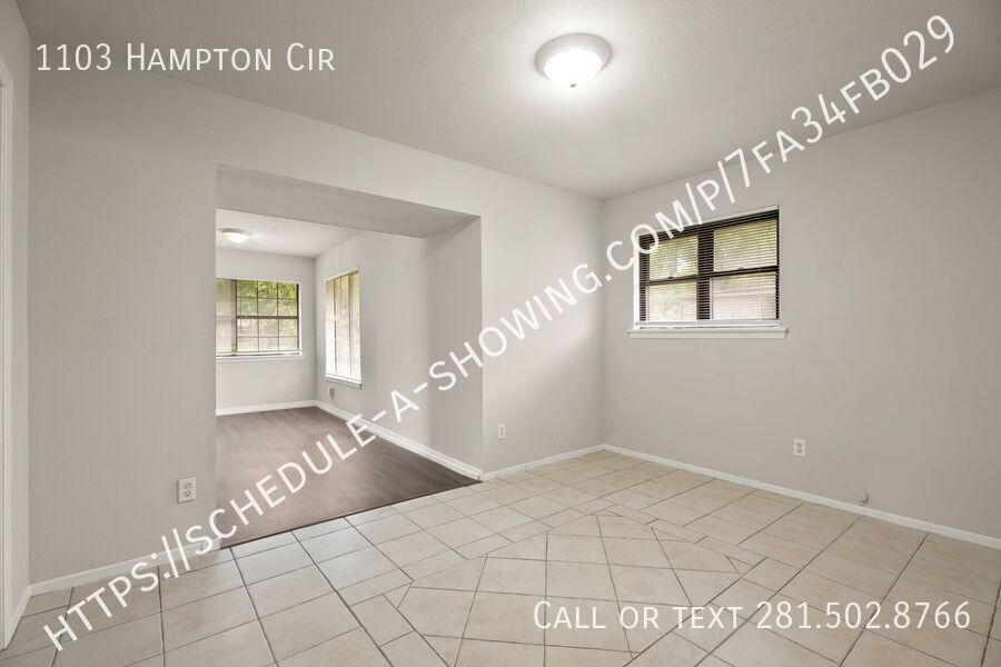 1103 HAMPTON CIR